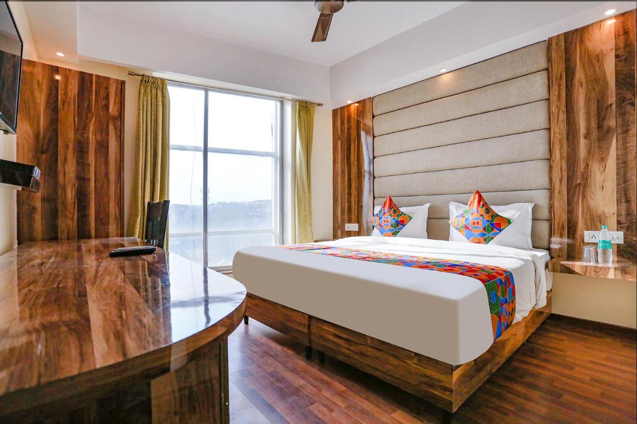 Fabexpress Kapashera Residency Near Igi Airport New Delhi 구르가온 외부 사진